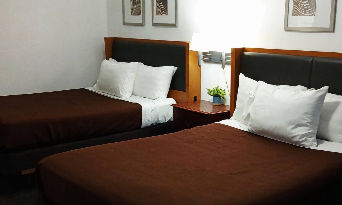 Marshfield Hotel | Neva Jean Motel