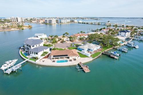 Causeway Isles House | Neverending Paradise