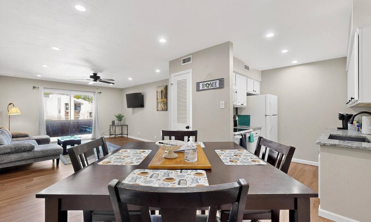 Uptown Condo | NEW 2-bed/2-bath condo in serene Uptown walk to 3 Malls/restaurants/movies