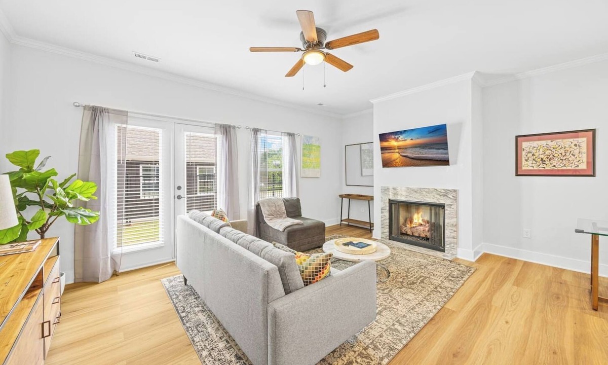Drayton House | New 2024 Townhome | Bright & Modern Stay Close to Downtown Spartanburg