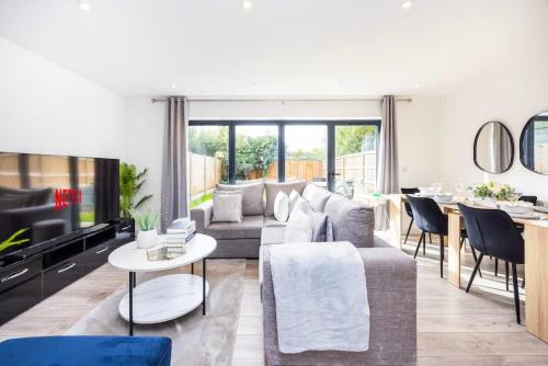 Sittingbourne House | New 3 Bed House, Sittingbourne, Sleeps 7, Contractors, Families , Weekly and Monthly Offers