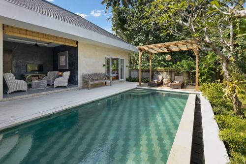 Pejeng Villa | New 4 BR Villa surrounded by Jungle and Ricefields