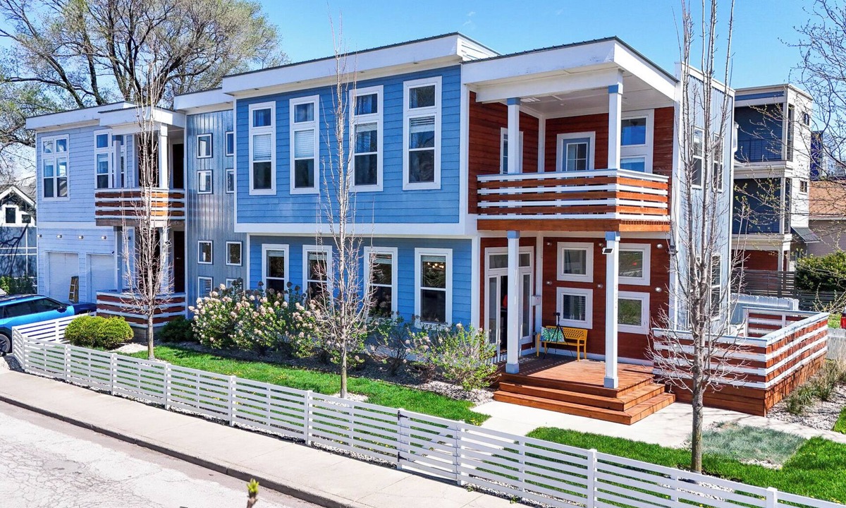 Fountain Square House | New 5BR Indy Game House -Near Fountain Sq - Sleeps 16