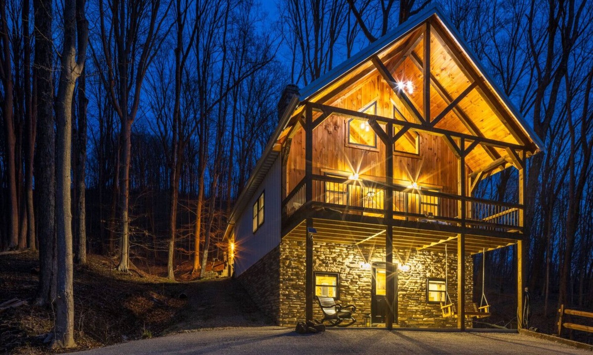 Hallsville Cabin | New Amish built cabin opening up March 14, 2025 near Hocking Hills/Tar Hollow St.Forest