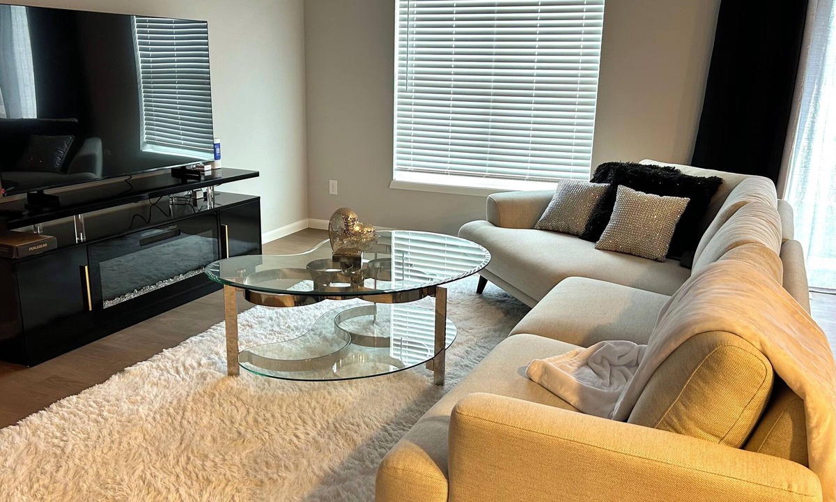 Madison House | New and Modern 3-bedroom charming house 20 minutes from downtown Madison.