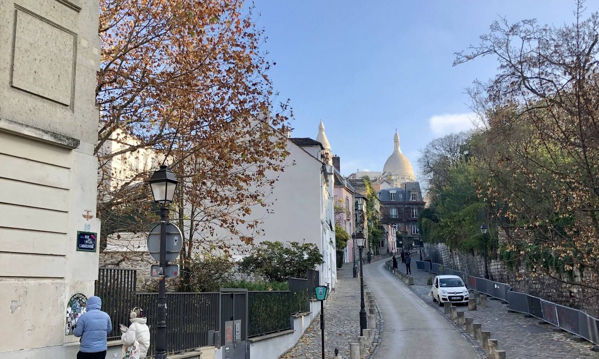 Montmartre Apartment | New architect's'apartment located in the heart of the village of Montmartre
