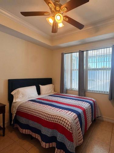 Bonita Shores Hotel | NEW Beach Studio with Queen Bed