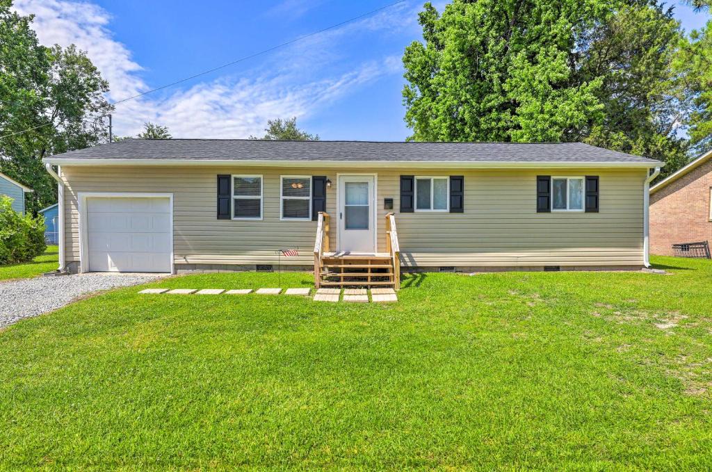 New Bern House | New Bern Abode w/Yard ~ 2 Mi to Neuse River