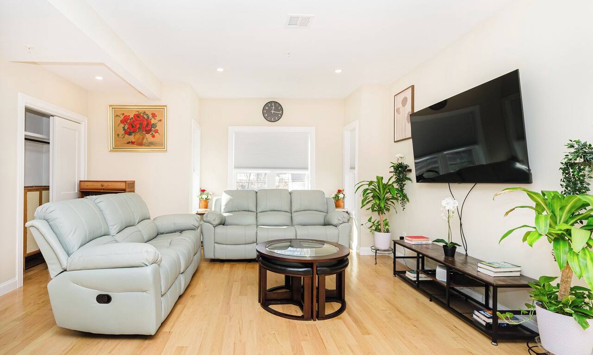 West Codman Hill - West Lower Mills Apartment | New Built & Modern 3BR Boston w/Parking, Pet Friendly near Franklin Park 602