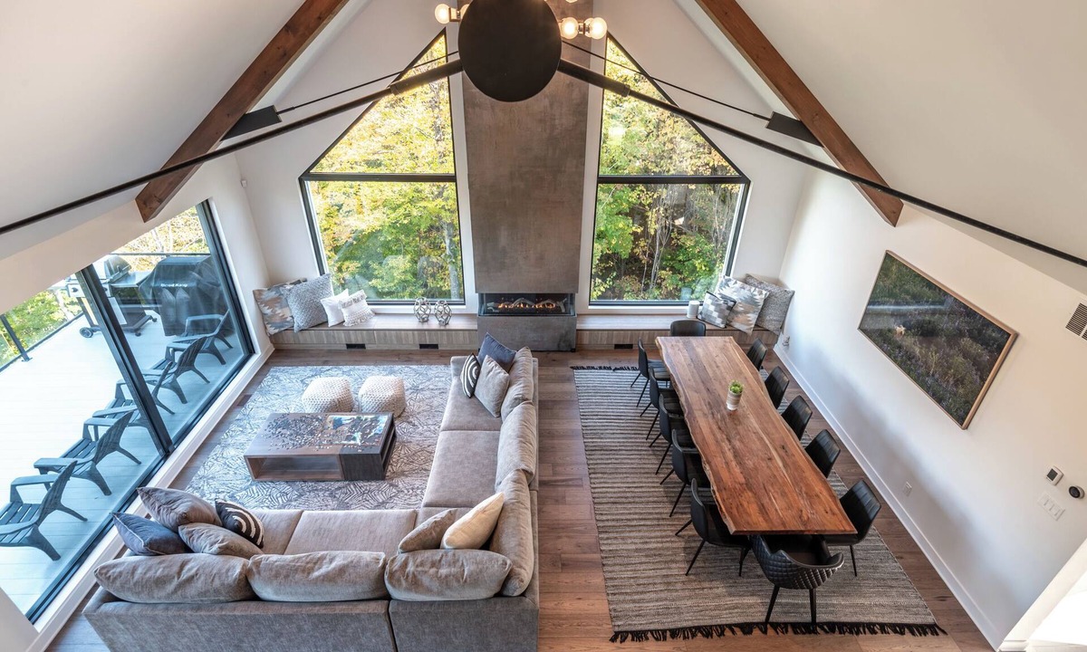 La Conception House | NEW! Chalet Arendelle | 5 Bedrooms | Private Hot Tub | Secluded Luxury Chalet