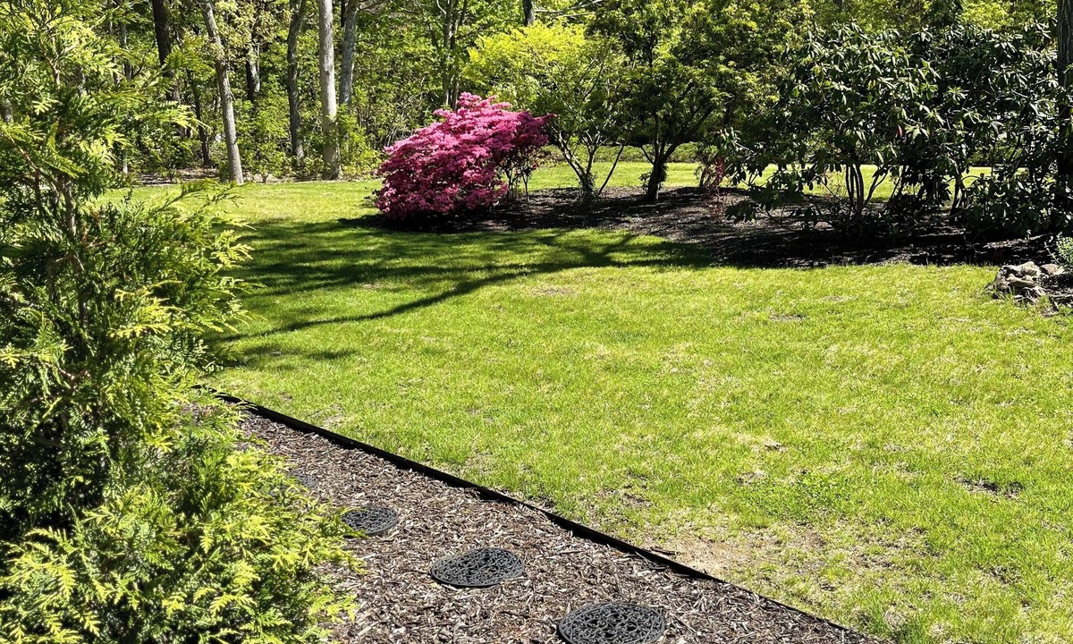 Hampton Bays House | New Charming 3-bed two bath house w pool AC and WIFI in marvelous Hampton Bays.