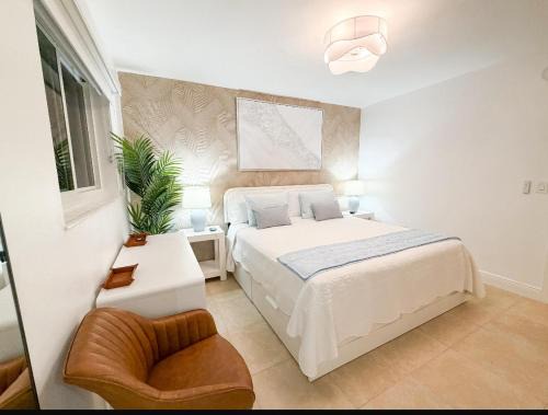 Key Biscayne Apartment | New Charming Apt Walk to Beach & Pool Key Biscayne