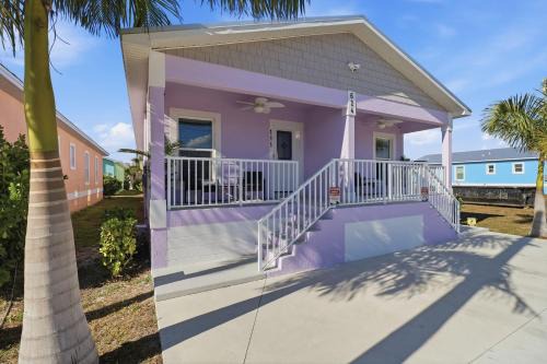 Punta Gorda Apartment | New! Charming Lilac Cottage 111