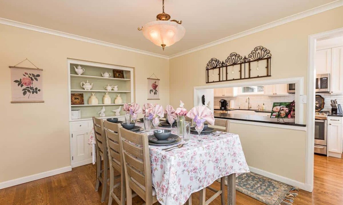 Sequim House | New! Charming Vintage House in the Heart of Sequim