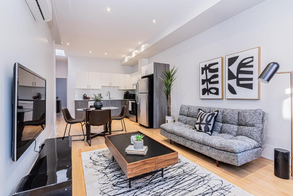 Plateau Mont Royal Apartment | New classy 2 bedroom apartment in Le Plateau by DenStays