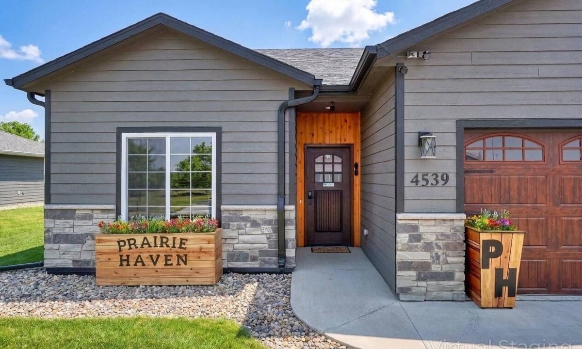 Sioux Falls House | New construction 2 KING Suites super clean, super nice voted #1 in Sioux Falls