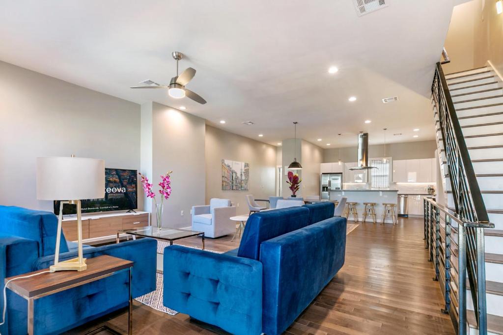 Mid-City House | New Construction Elegant Villas