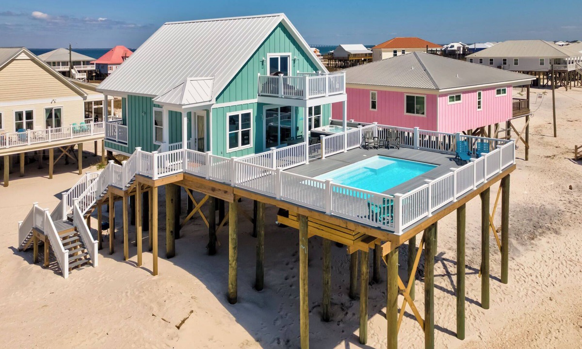 Dauphin Island House | New Construction! Beachfront, 3 Bedroom/3.5 Bath, Pool, Hot Tub, Pet Friendly