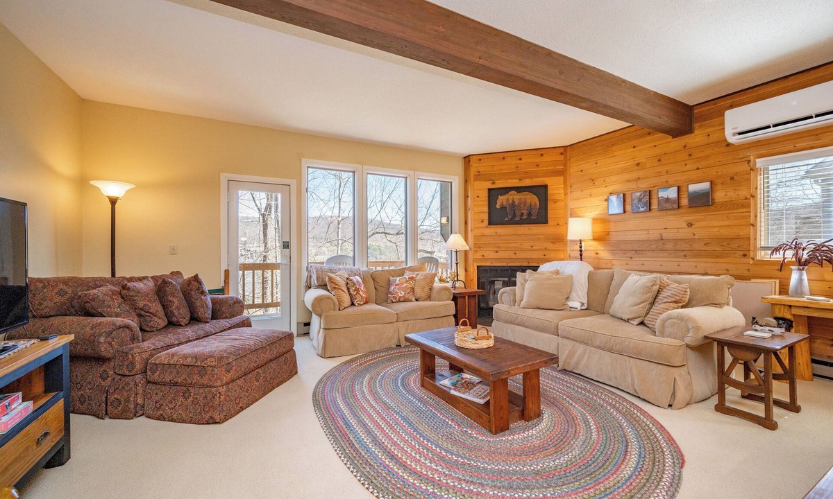 McHenry House | New! Deep Creek Townhome Near Wisp w/Fireplace