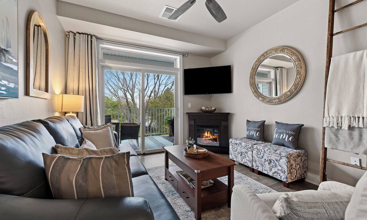 Egg Harbor House | New Egg Harbor Condo Steps to Shipwrecked, Marina & Beach 2 King Suites