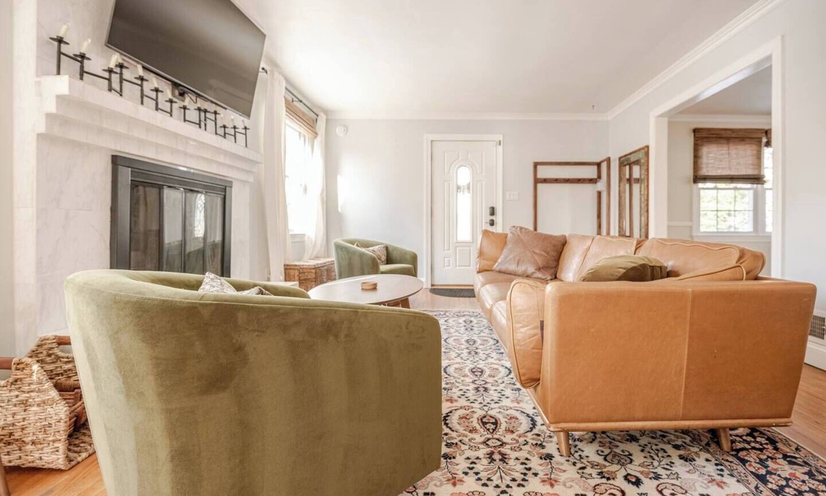 Lutherville Timonium House | NEW Elegant Home with Gated Yard and Playground