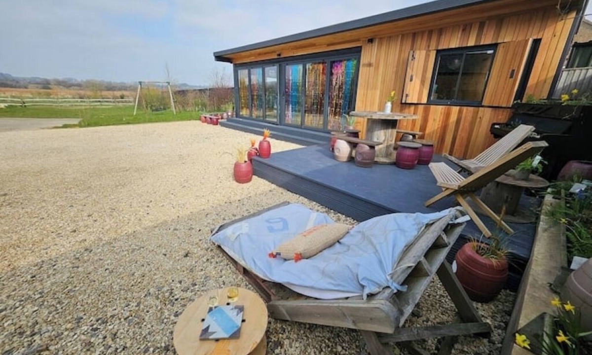 Haselbury Plucknett Cabin | NEW escapism>den unique cabin views 20min>JURASSIC COAST!