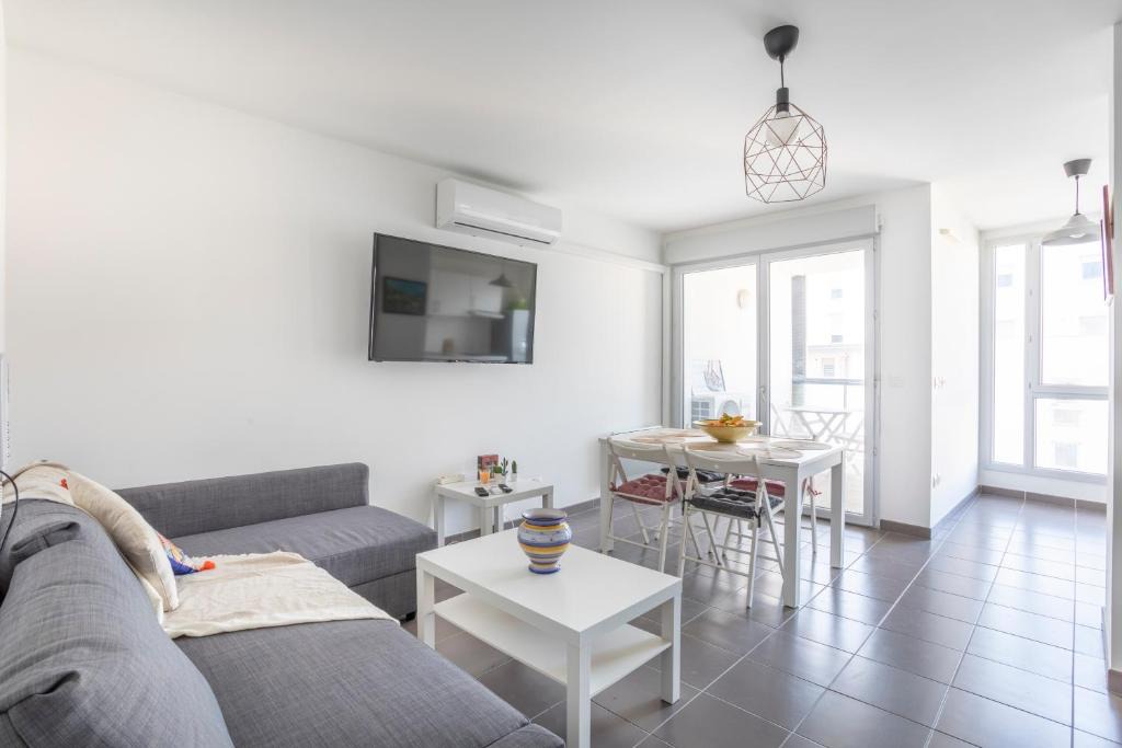 Euromed - La Joliette Apartment | NEW JOLIETTE Comfortable Apartment well located with private parking