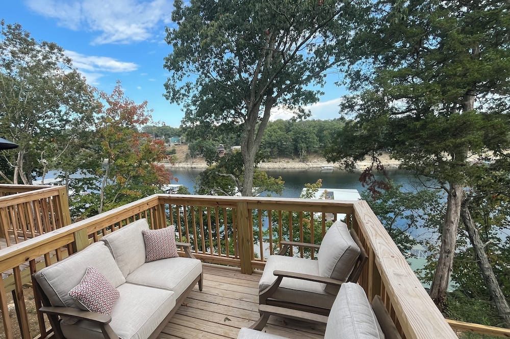 Lancaster Condo | New Lakefront Condo on Herrington Lake