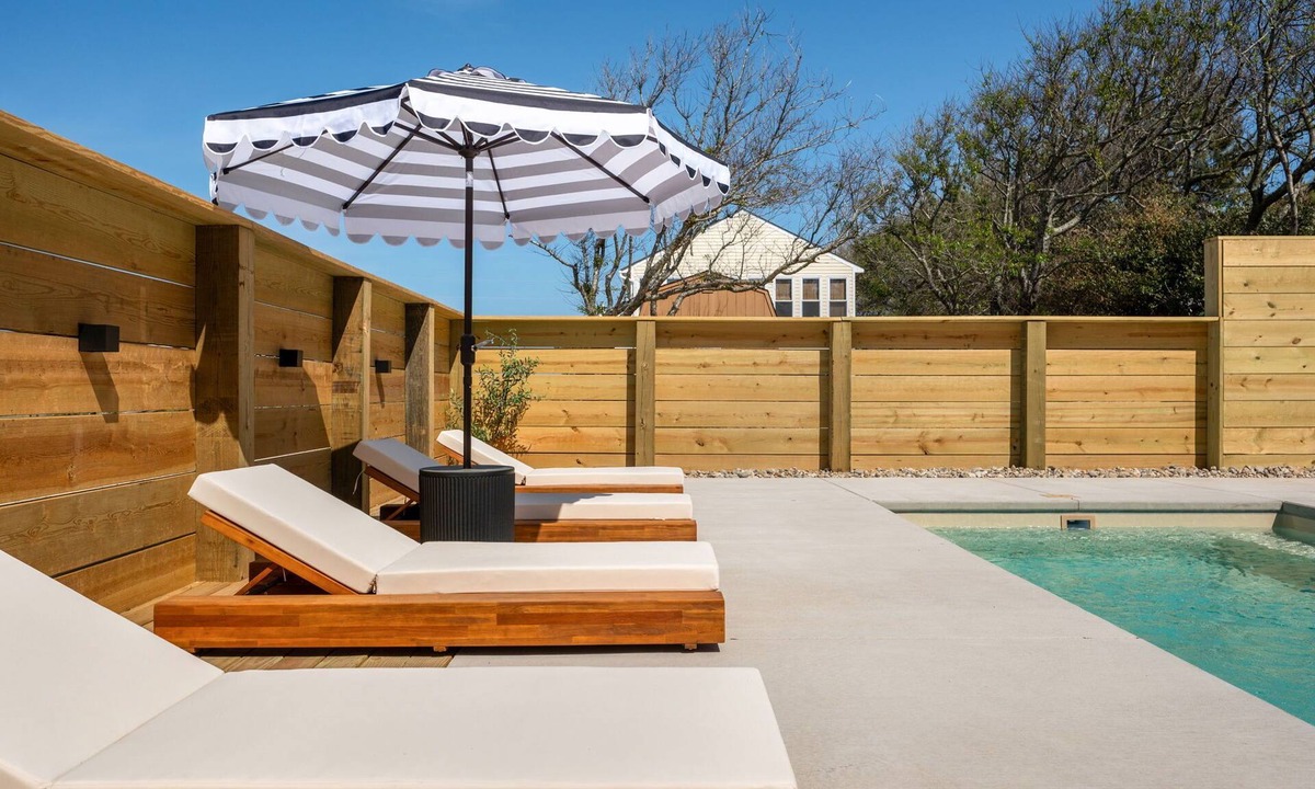 Colington House | New Listing! Heated Pool, Hot Tub, Sauna, Soaker Tub, Outdoor Shower, King Bed!
