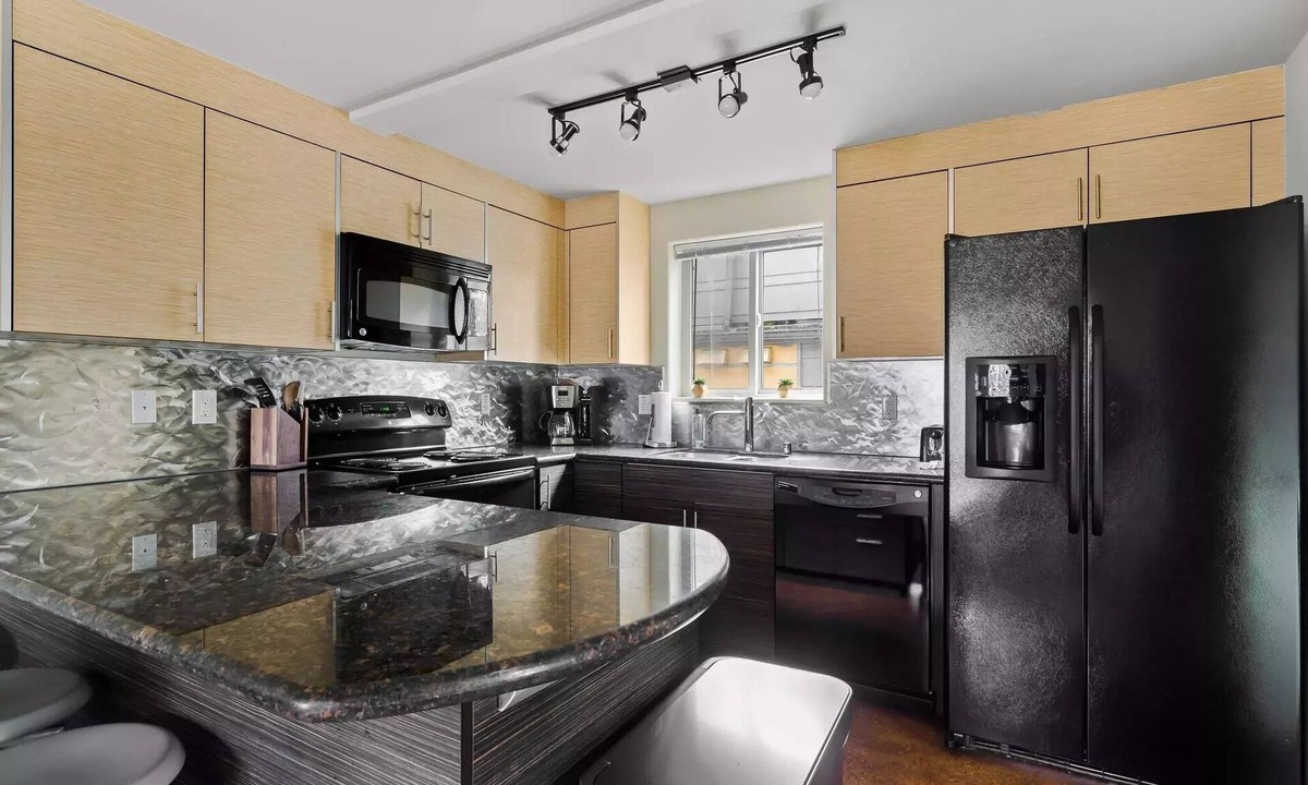 University District House | NEW LISTING! Seattle: U District Retreat, Free Parking by RedAwning