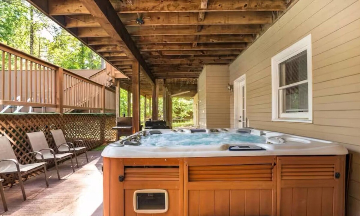 Belmont House | New Listing! Spacious 7BR 4BA Single Family Home W/Pool Hot Tub & Game Room