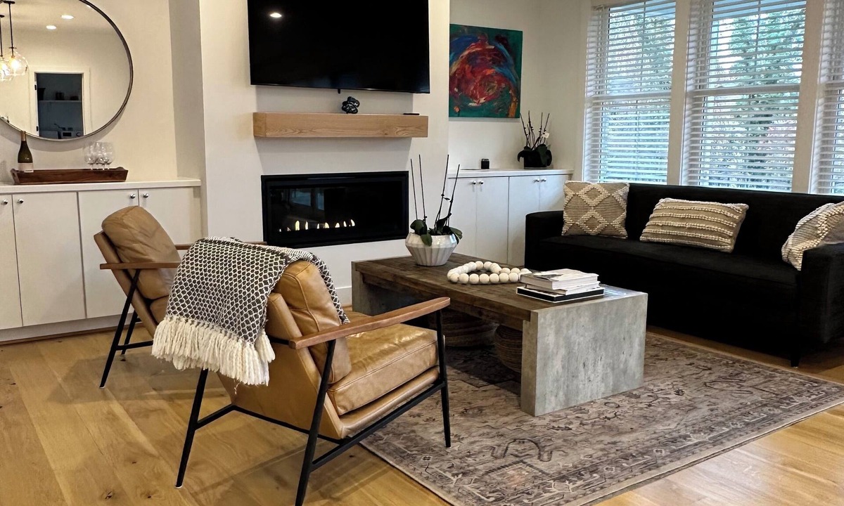 Ridge St. House | New Luxury Modern Farmhouse, Downtown C'Ville