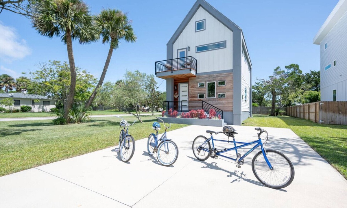 St. Augustine House | New Luxury Modern Home in Prime Location 2BDR-3BTH