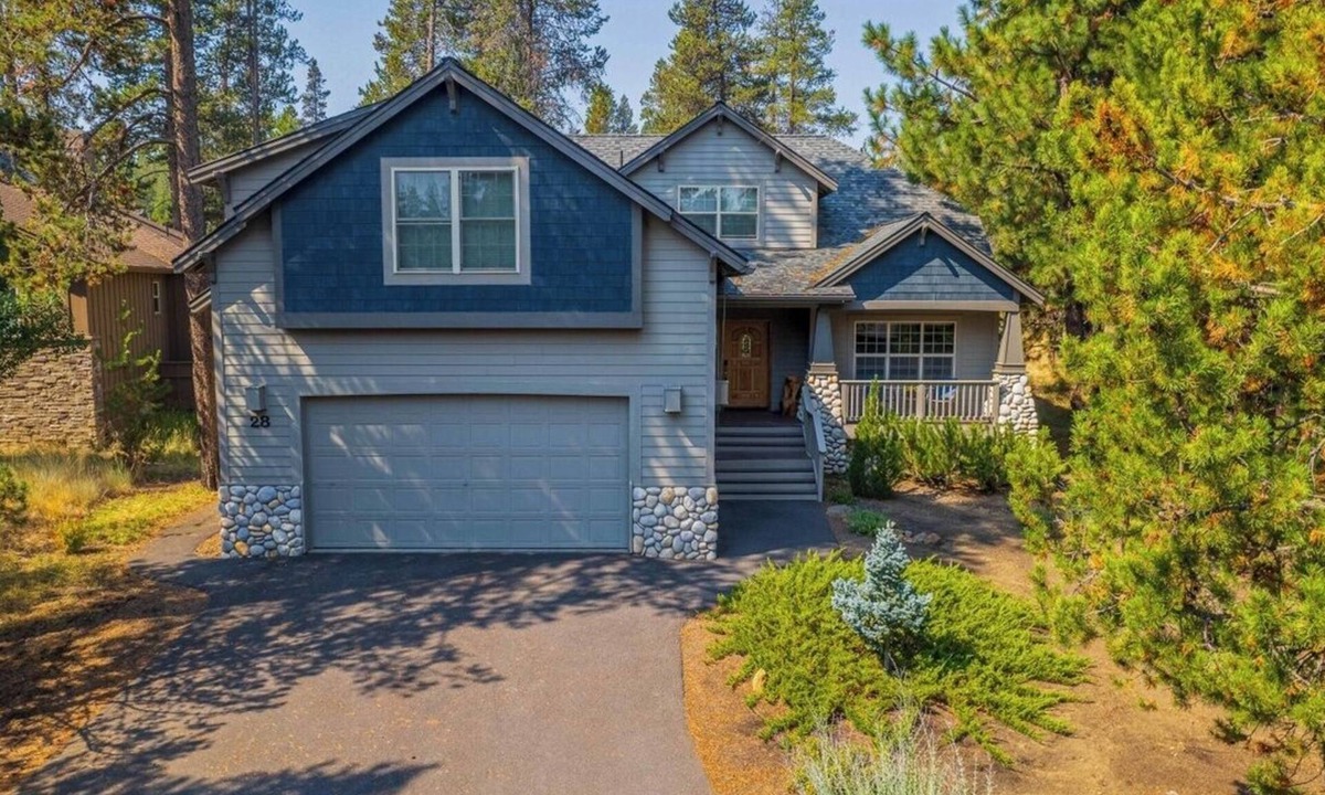 Deer Park House | New Luxury, spacious 4 br/4 ba with new furnishings + SHARC passes