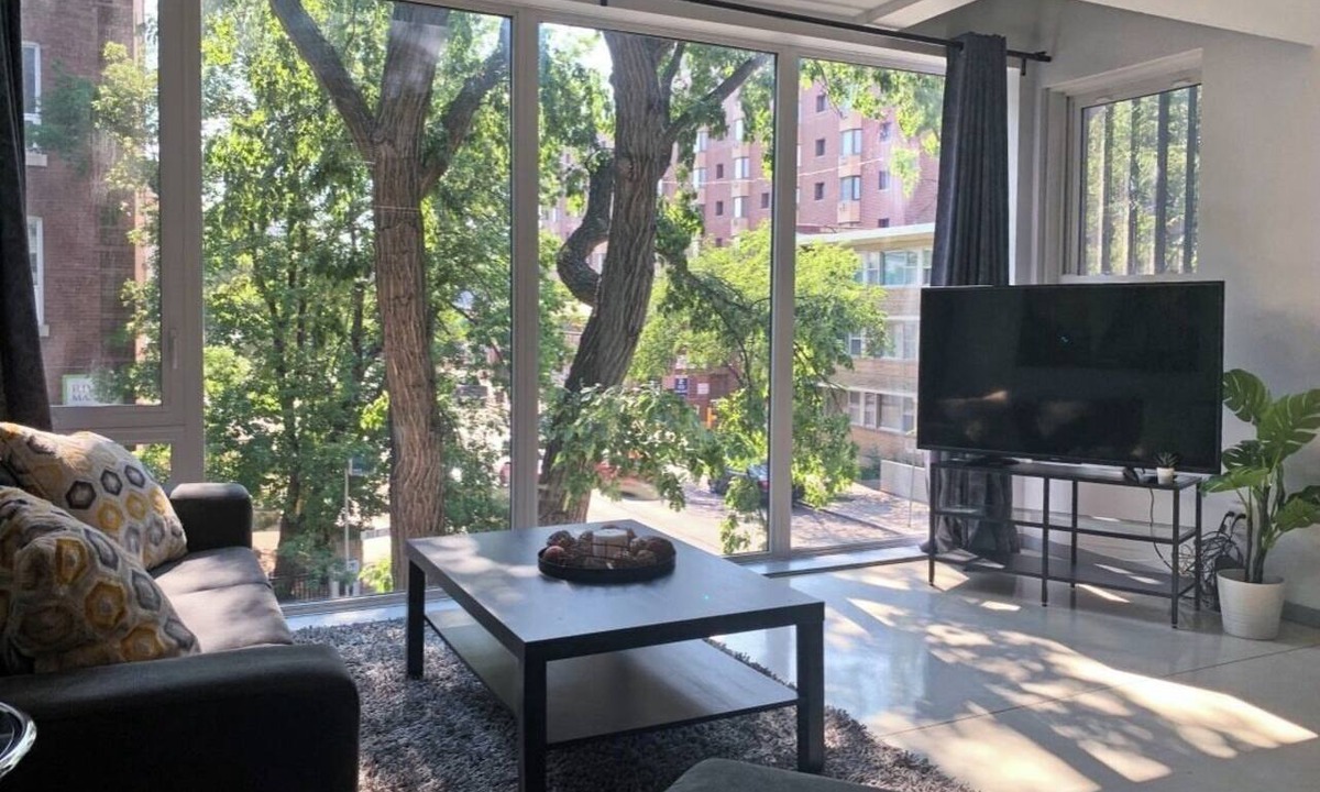Winnipeg Condo | NEW ! MODERN 1500 SF 2 BR 2.5 BA -ULTRA LUXURIOUS CONDO -OSBORNE VILLAGE !