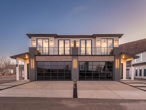 Moab South Valley House | New Modern Luxury at Copper View Moab