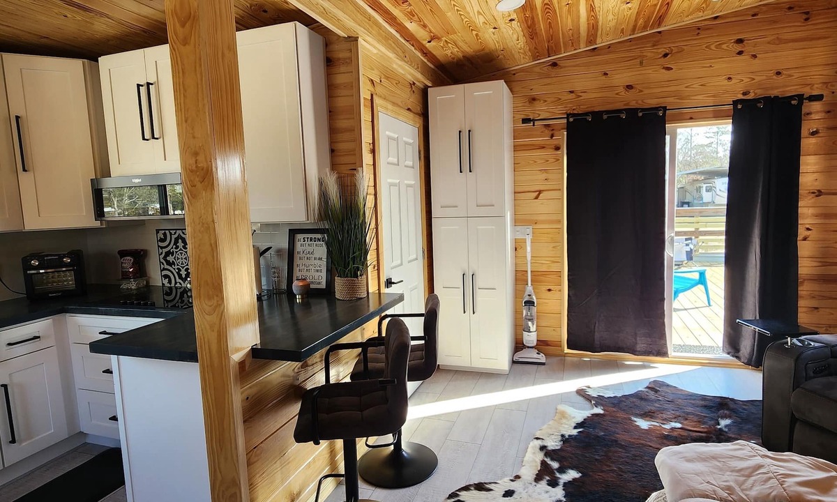Perry Apartment | New Modern Studio w/private pool- 5 Min to Keaton Beach Boat Ramp