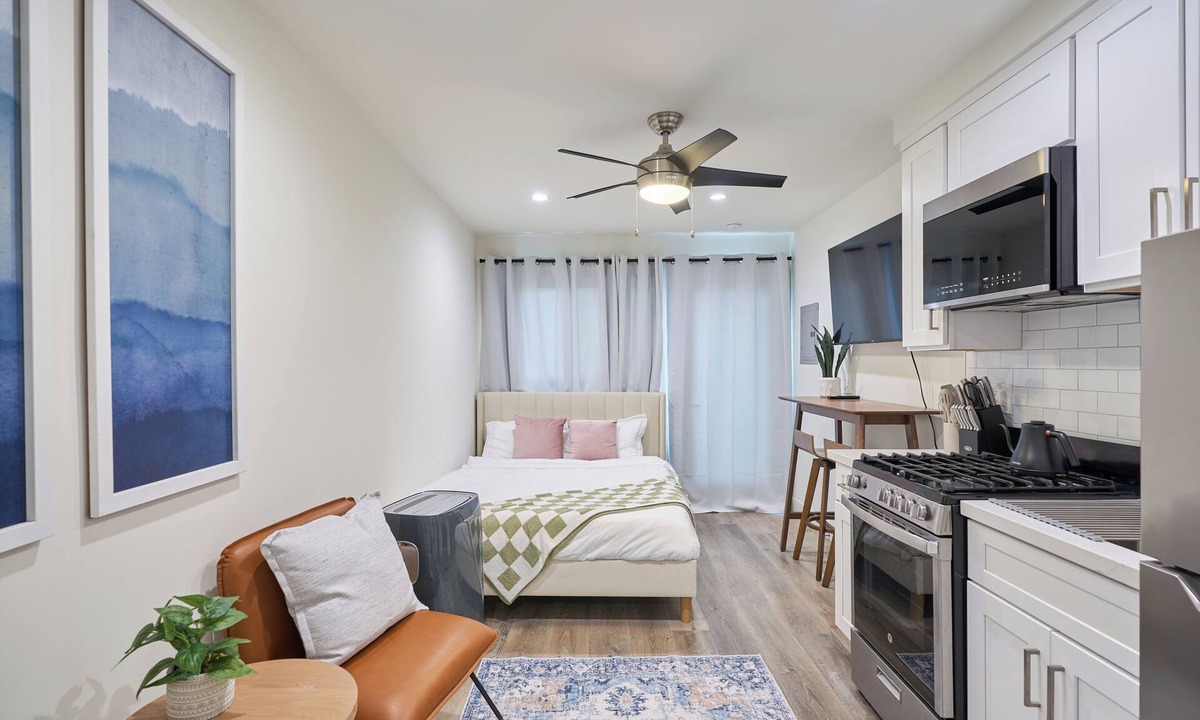 El Segundo Apartment | NEW! Modern Studio w/ Pool 5 mins from LAX & Beach- Monthly Stay Discount