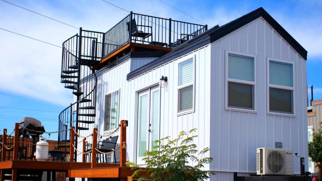 Apple Valley House | NEW Nook Tiny Home with Deck Firepit Skylights