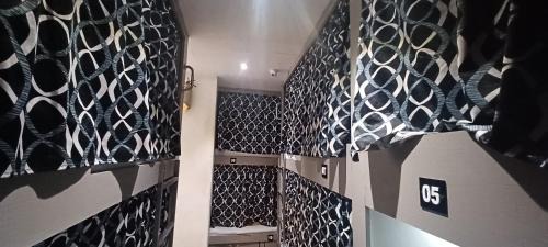 Jogeshwari East Hotel | New Passenger Dormitory