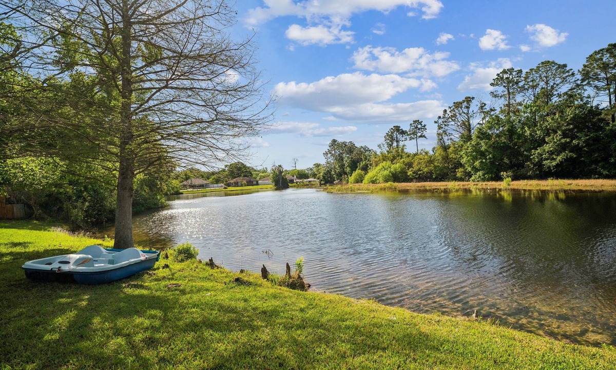 Southside House | NEW! Pondside Perch - Your Waterfront Retreat