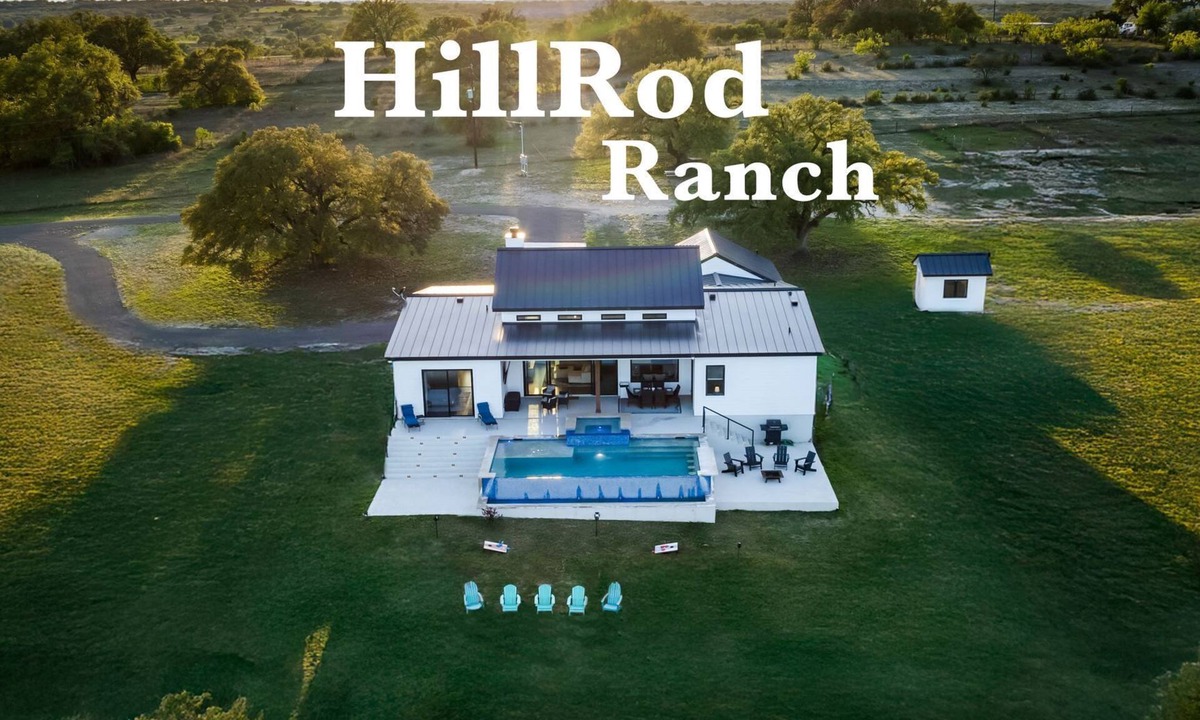 Johnson City House | NEW Pool, Hot Tub, Fire Pit, Views on 10 acres, 5 mins from DT Johnson City!