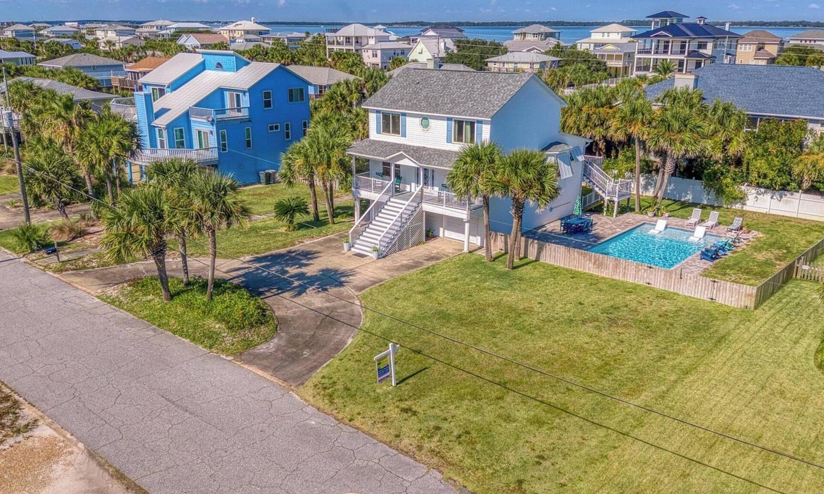 Toilla Segunda House | New Pool! Spacious 3 Bdrm + Loft, 2 Bath Gulf view, pet friendly home!
