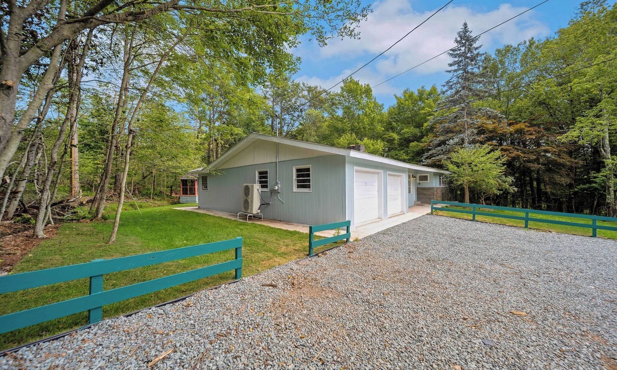 Liberty House | NEW! Private Charming Country Estate!