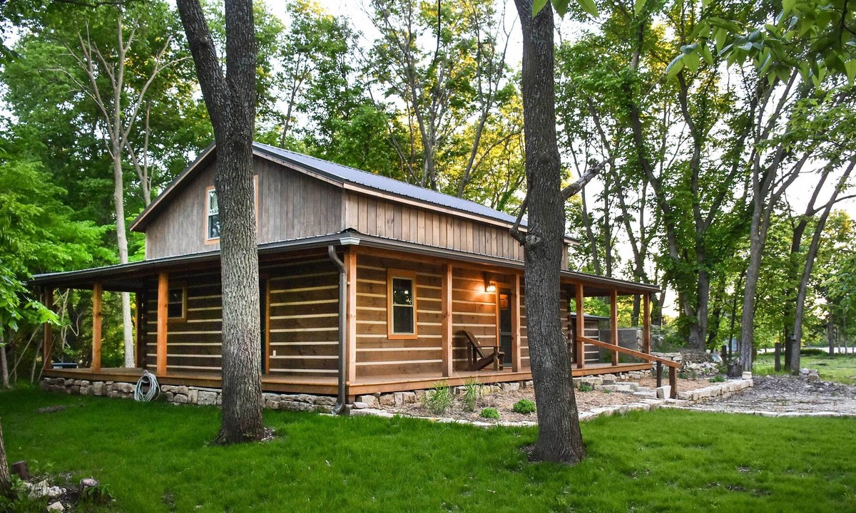 Elmdale Cabin | NEW! Private Chase County Cottage on Middle Creek!