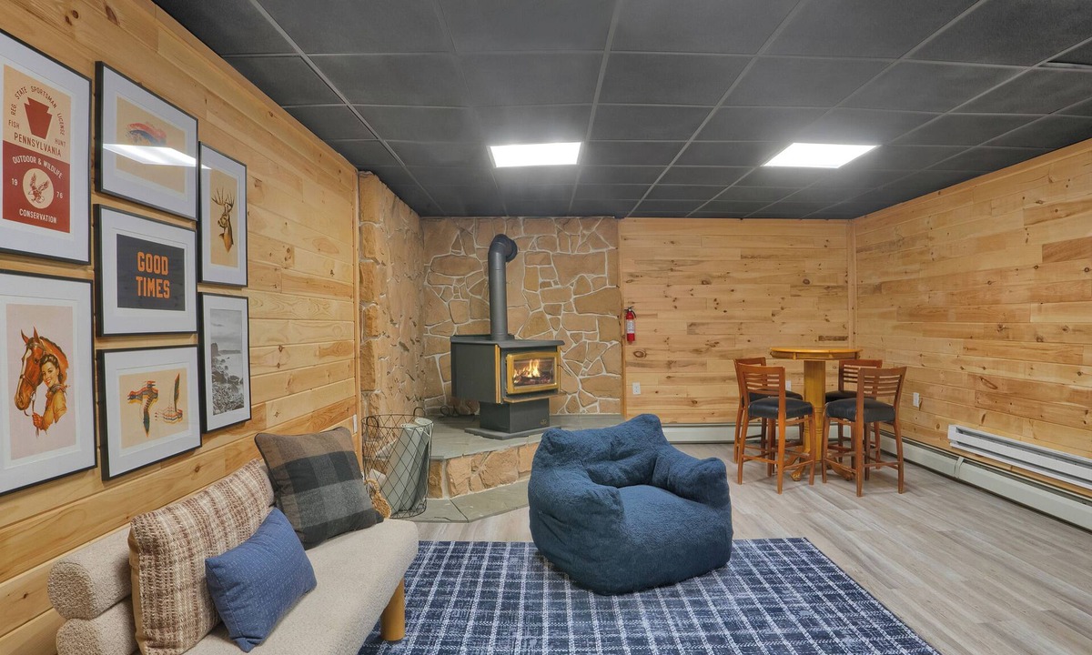 Tunkhannock Township Ski Chalet | NEW! Private Escape w/Home Theater - Hot Tub - Game Room