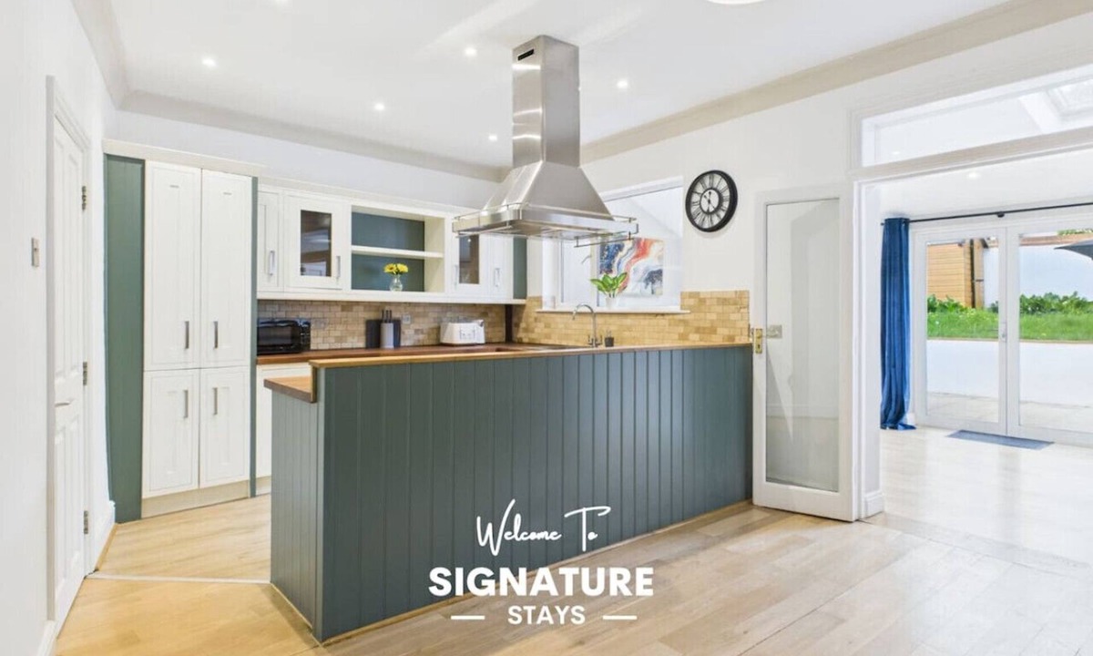 Cheltenham House | *NEW* Queens Road Property