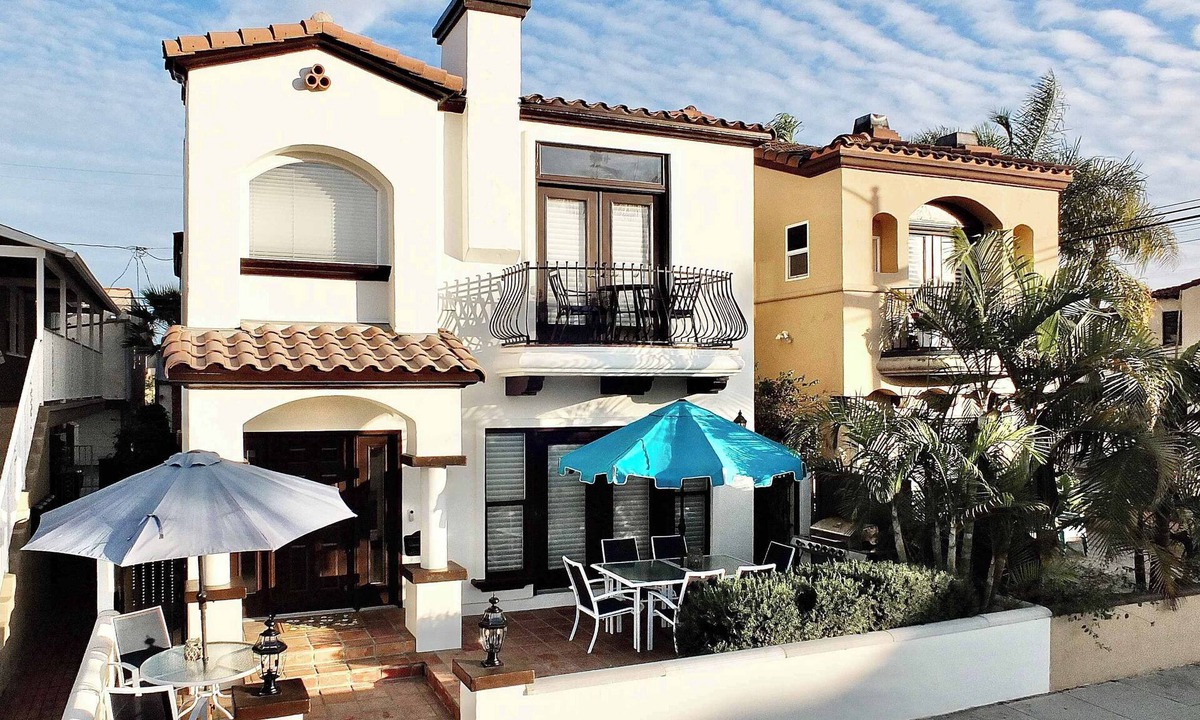 Belmont Shore House | New Remodel, Rooftop Deck, World Cup, Sleeps 8+