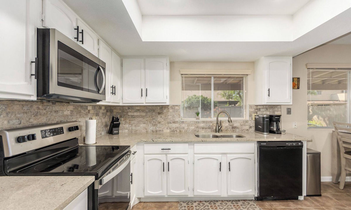 Dobson Ranch House | NEW! Remodeled & Fresh - Community Amenities Included! 30-Night Min Stay