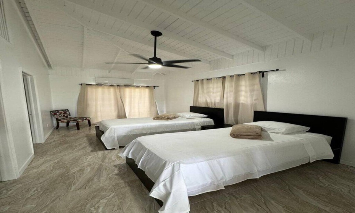 Estate Western Water Island House | New Remodeled Modern 5 bed Villa Balconies, Ocean Views AC, Generator WIFI